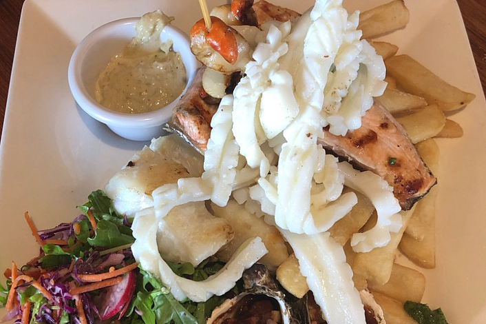 Bruny Islands seafood platters and more for lunch